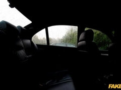 Tir de sperme, En levrette, Doigter, Petite amie, Branlette thaïlandaise, Léchez, Police, Pov