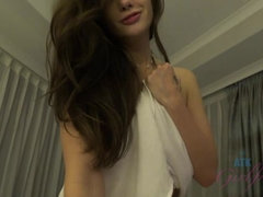 Cul, Brunette brune, Dansant, Petite amie, Piercing, Chatte, Maigrichonne, Nénés