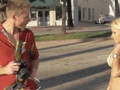 Grosse titten, Braunhaarige, Auto, Schwanz, Milf, Mutti, Im freien, Eng