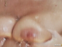 Tetas grandes, Morena, Tetona, Tetas naturales, Ducha, Sexo soft, Solo, Calientapollas
