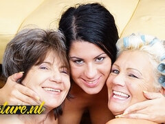 素人, デカパイ, 巨乳な, Hd, なめる, オナニー, 熟年, 三人