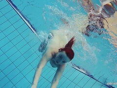 18 jahre, Leie, Tschechisch, Pool, Rotschopf, Solo, Jungendliche (18+), Unter wasser