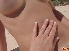 Rubia, Penetracion con dedos, Francés, Lesbiana, Coleta, Piscina, Flaco, Trio