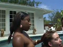 Amateur, Chica, Negro, Ébano, Piscina, Público, Trio, Tetas