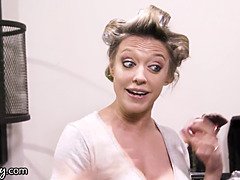 Tetas grandes, Rubia, Pareja, Lesbiana, Lamidas, Madres para coger, Mamá, Pelirrojo