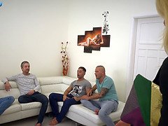 Blasen, Viele männer bespritzen eine frau, Geile alte tussi, Gruppensex, Hardcore, Hd, Milf, Orgie