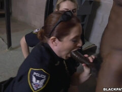 Grosser arsch, Grosse titten, Blasen, Spermaladung, Schwanz, Milf, Uniform, Hure