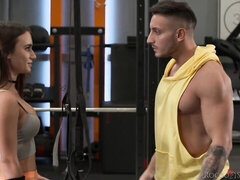 Anaal, Kont, Pijpbeurt, Sportzaal, Handbeurt, Sportoefening, Tiener, Tieten likken