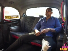 Sucer une bite, Voiture, Tchèque, Hd, Masturbation, De plein air, Chatte, Fessée