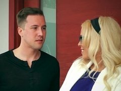 Жопа, Блондинки, В машине, Кончили внутрь, Семяизвержение, Женское доминирование, Латиноамериканки, Натуральные сиськи