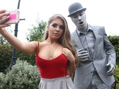 Culo grande, Tetas grandes, Mamada, Estilo perrito, Pajear, Sexo duro, Al aire libre, Público