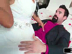 Asiatique, Sucer une bite, Tromperie, Tatouage, Mariage