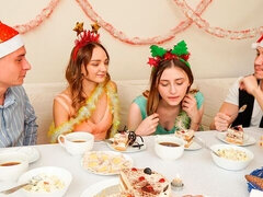 Culo grande, Verga grande, Mamada, Club, Estilo perrito, Cuadrupleta, Tetas naturales, Adolescente