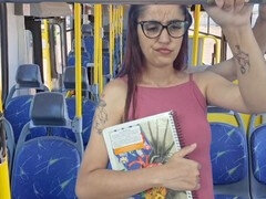 Sucer une bite, Brésilienne, Bus, Masturbation, Public