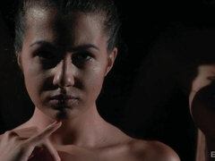 Leie, Grosser arsch, Braunhaarige, Fingern, Muschi, Dürr, Entkleiden, Jungendliche (18+)