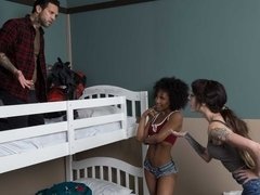 Zwart, Pijpbeurt, Lul, 1 man 2 vrouwen, Hardcore, Logement, Interraciaal, Tiener