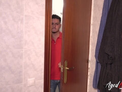 Ezequiel peeps his stepmother in the shower