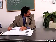 Grosser schwanz, Blasen, Braunhaarige, Sperma im mund, Aufs gesicht abspritzen, Brille, Student, Lehrer