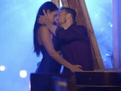 アメリカ人, バック, 顔射, ヒール, キス, パーティ, 馬乗り, フェラする