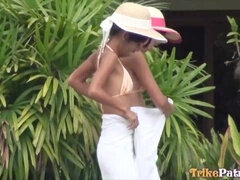 Sucer une bite, Éjaculer dans la bouche, Faciale, 2 femmes 1 homme, Philippine, Piscine, Plan cul à trois, Nénés