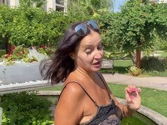 Hustler, cougar, old woman