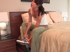 Anal, Gros cul, Britannique, Lesbienne, Masturbation, Chatte, Tatouage, Jouets