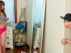 Amateur, Grosse bite, Sucer une bite, En levrette, Poupée, Seins naturels, Maigrichonne, Adolescente