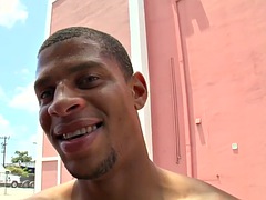 In den arsch, Schwarz, Blasen, Schwarz, Schwul, Interrassisch, Im freien, Verführt