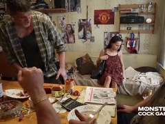 Sucer une bite, Éjaculation interne, Famille, Partouze, Énorme, Chatte, Suçant, Adolescente