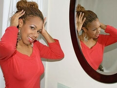 Enthousiasteling, Zwart, Vingeren, Masturbatie, Naakt, Natuurlijke tieten, Kort haar, Alleen