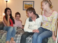 素人, ベッドルーム, フェラチオ, バック, フォアサム, グループ, ティーン, オッパイの