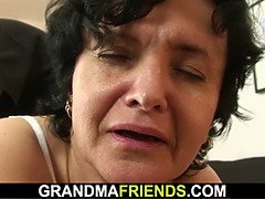 フェラチオ, エロ熟女, 毛深い, 淫乱熟女, 母, オマンコ, 義母, 三人