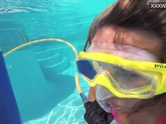 18 jahre, Arsch, Grosser arsch, Grosse titten, Hd, Pool, Öffentlich, Unter wasser