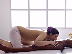Lez MILF masseuse scissoring and muffdiving oiled ebony