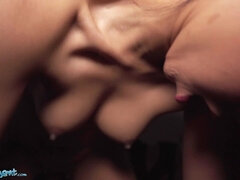 Baby sitter, Queue, Argent, Orgasme, Petite femme, Public, Chatte, Nénés