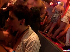 お尻, デカパイ, フェラチオ, 着衣女と全裸男, 気狂い, ハードコア, ヒール, 公共