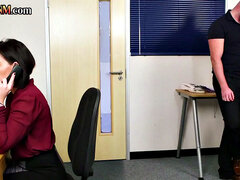 18 jahre, Leie, Grosser arsch, Britisch, Cfnm, Weibliche domination, Büro, Jungendliche (18+)