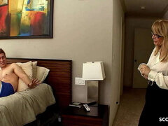 Grote mammen, Lul, Brillen, Aftrekken, Ondergoed, Moeder die ik wil neuken, Kousen, Tieten likken