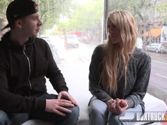 Chica, Culo grande, Rubia, Mamada, Checa, Garganta profunda, Masaje, Dinero