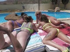 Éjaculation interne, Partouze, Lesbienne, Léchez, Mature, Orgie, Tatouage, Branlette espagnole