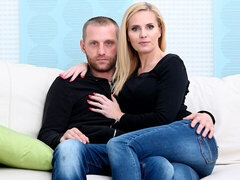Leie, Arsch, Grosser schwanz, Grosse titten, Blasen, Hundestellung, Milf, Ehefrau