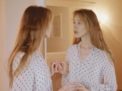 Blonde, Doigter, Branlette thaïlandaise, Masturbation, Seins naturels, Rasée, Maigrichonne, Solo