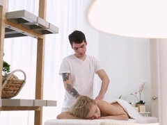 18 ans, Sucer une bite, En gros plan de très près, Hd, Massage, Chatte, Adolescente, Nénés