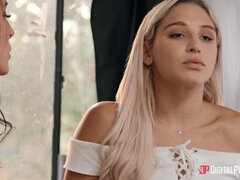 Reagan Foxx and teen girl lesbian sex