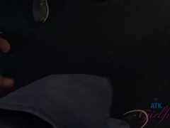 Amateur, Doigter, Nue  à poil, Orgasme, Petite femme, Piercing, Public, Nénés