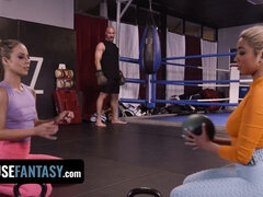 Tussi, Blasen, Bekleidet, Sperma im mund, Spermaladung, Schreiend, Taboo, Flotter dreier