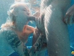 Rubia, Mamada, Estilo perrito, Pajear, Tetas naturales, Flaco, Tatuaje, Adolescente