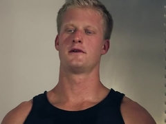 Cul, Gros seins, Brunette brune, Talons, Léchez, Seins naturels, Piercing, String