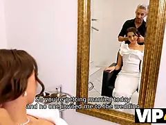 Vip4k. hairdresser lures Sexy Bride in the wedding dress for a fast bang