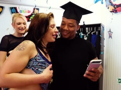 Минет, Брюнетки, Общежитие, Еда, Латиноамериканки, Лесбиянка, Вечеринка, Киски